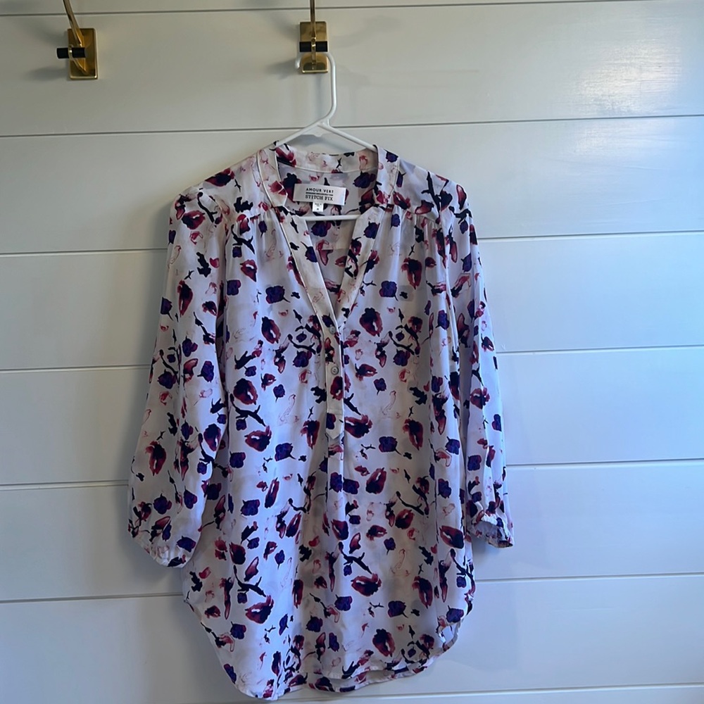 100% silk Amour Vert for Stitch Fix blouse, size Medium